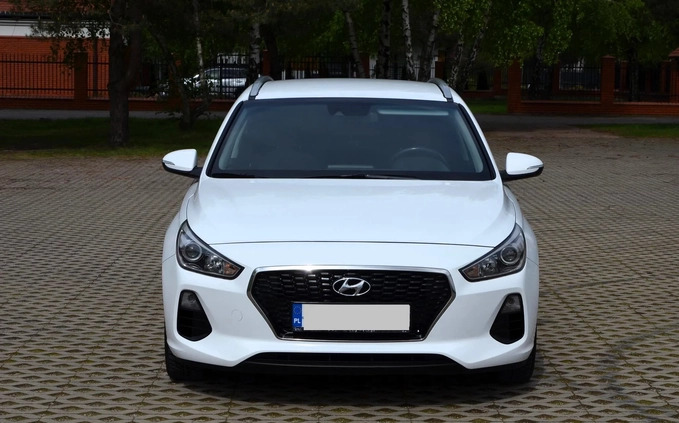 Hyundai I30 cena 46900 przebieg: 201300, rok produkcji 2018 z Sochaczew małe 562